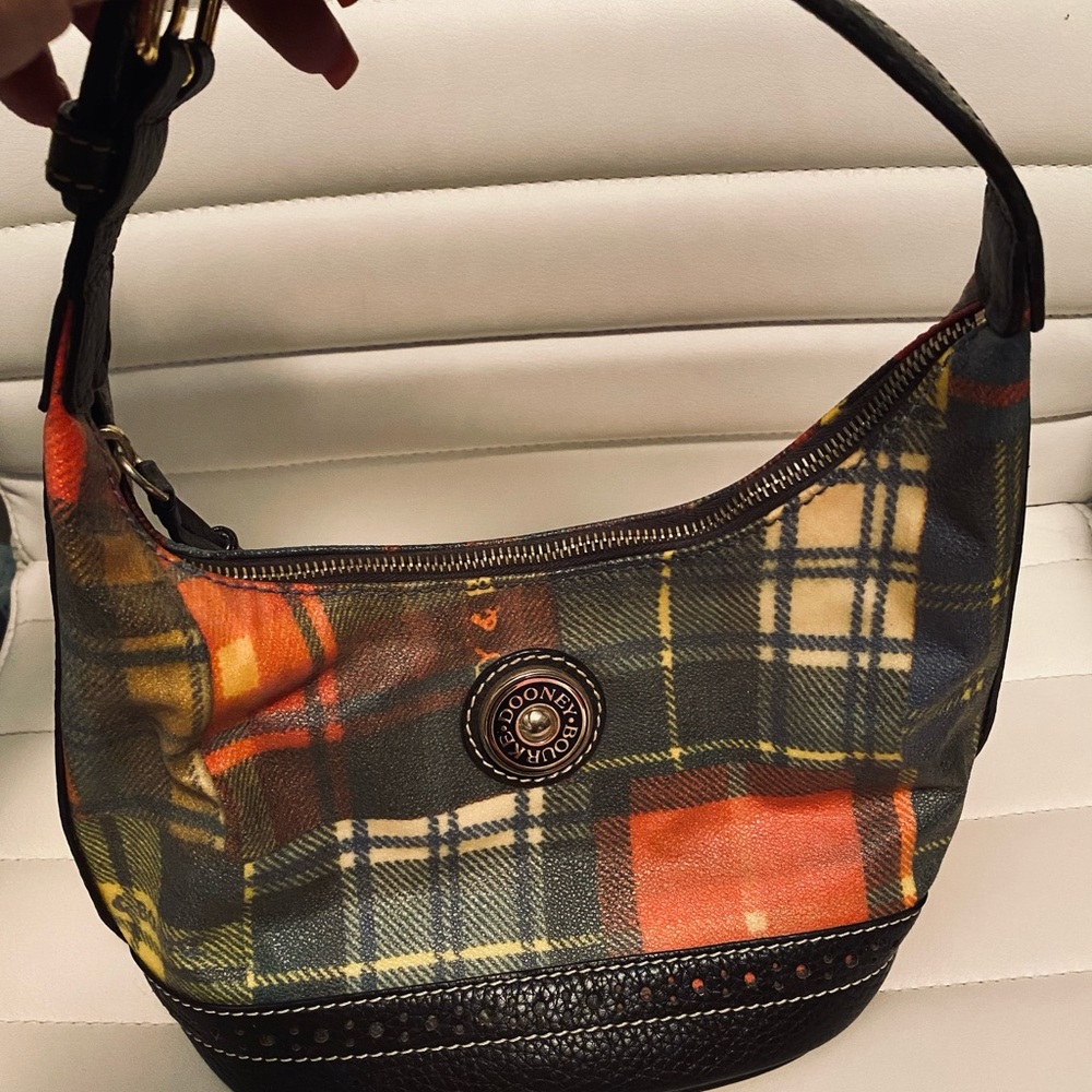 Dooney & Bourke bucket small bag